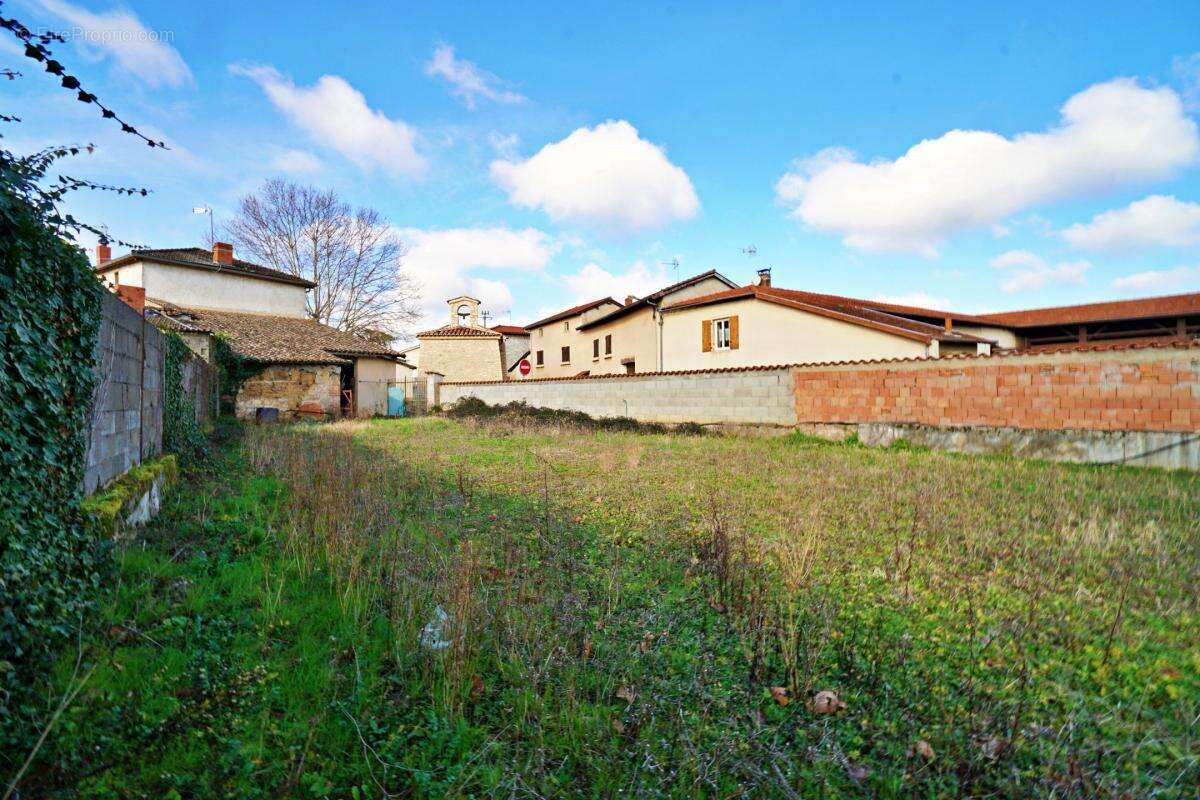 Terrain à QUINCIEUX