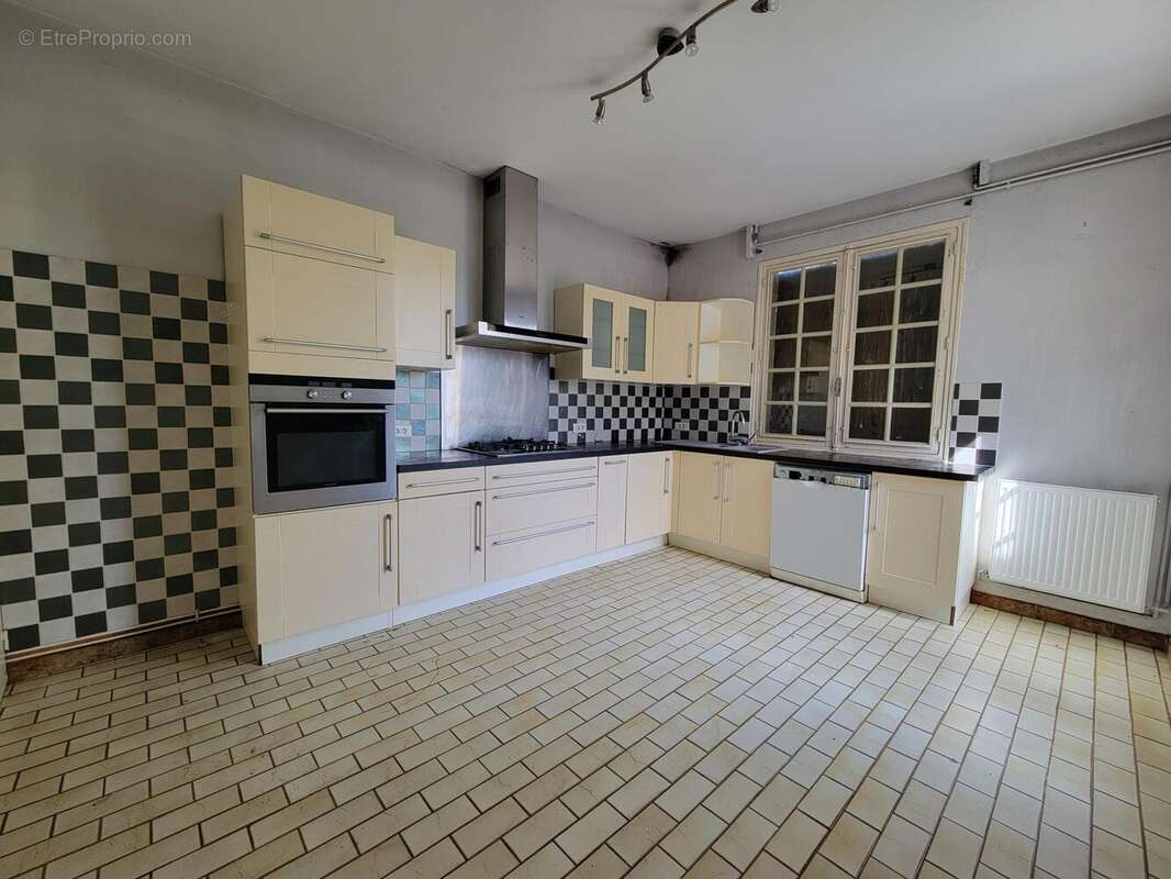Maison 97 m² à Celles  - photo 3