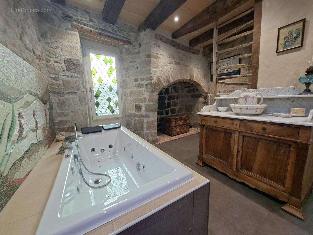 Maison à BEAULIEU-SUR-DORDOGNE