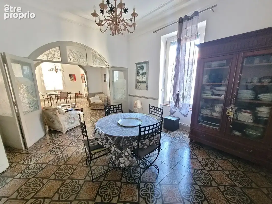 Superbe maison bourgeoise avec annexe, jardin et piscine. - photo 10
