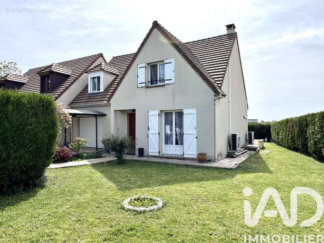 Photo 2 - Maison à LONGPERRIER