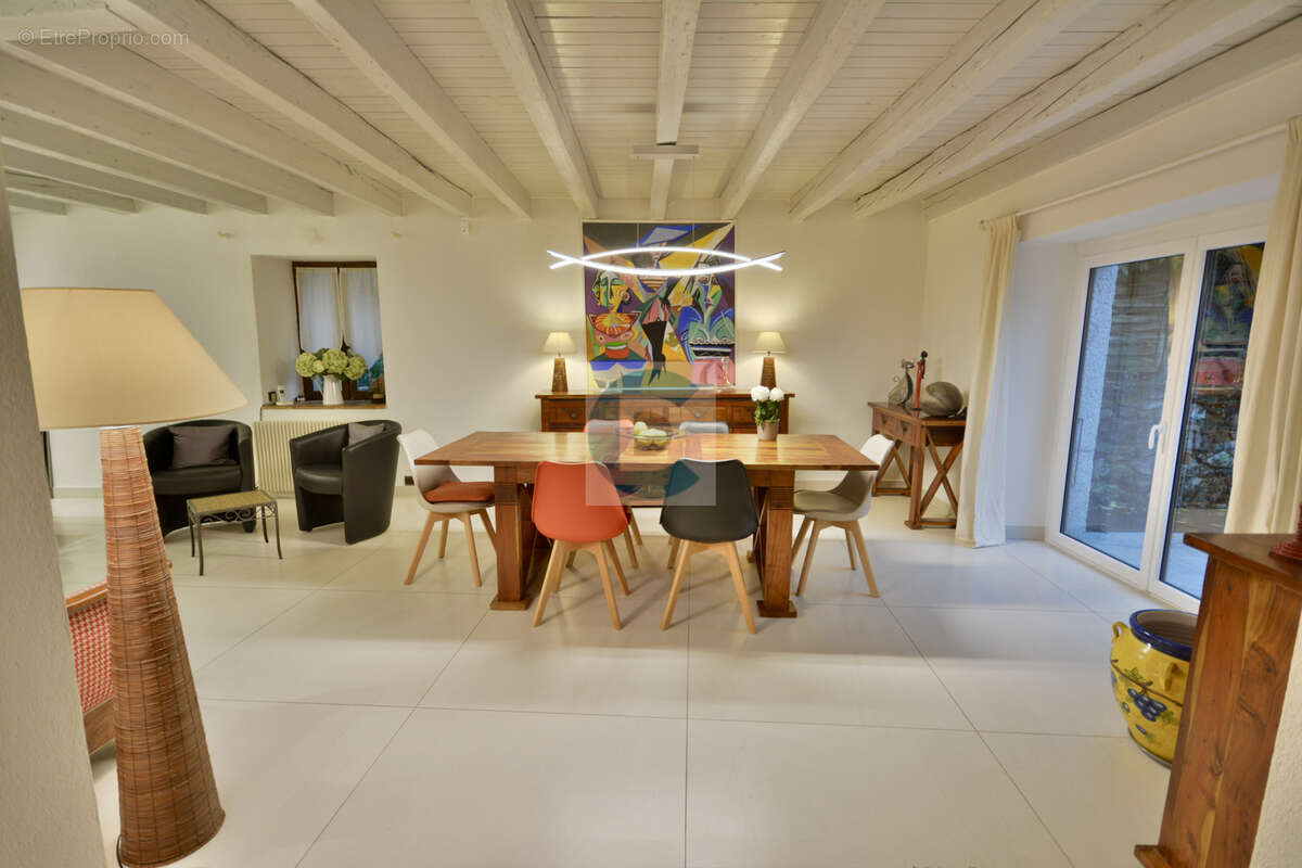 Maison à CORNIER