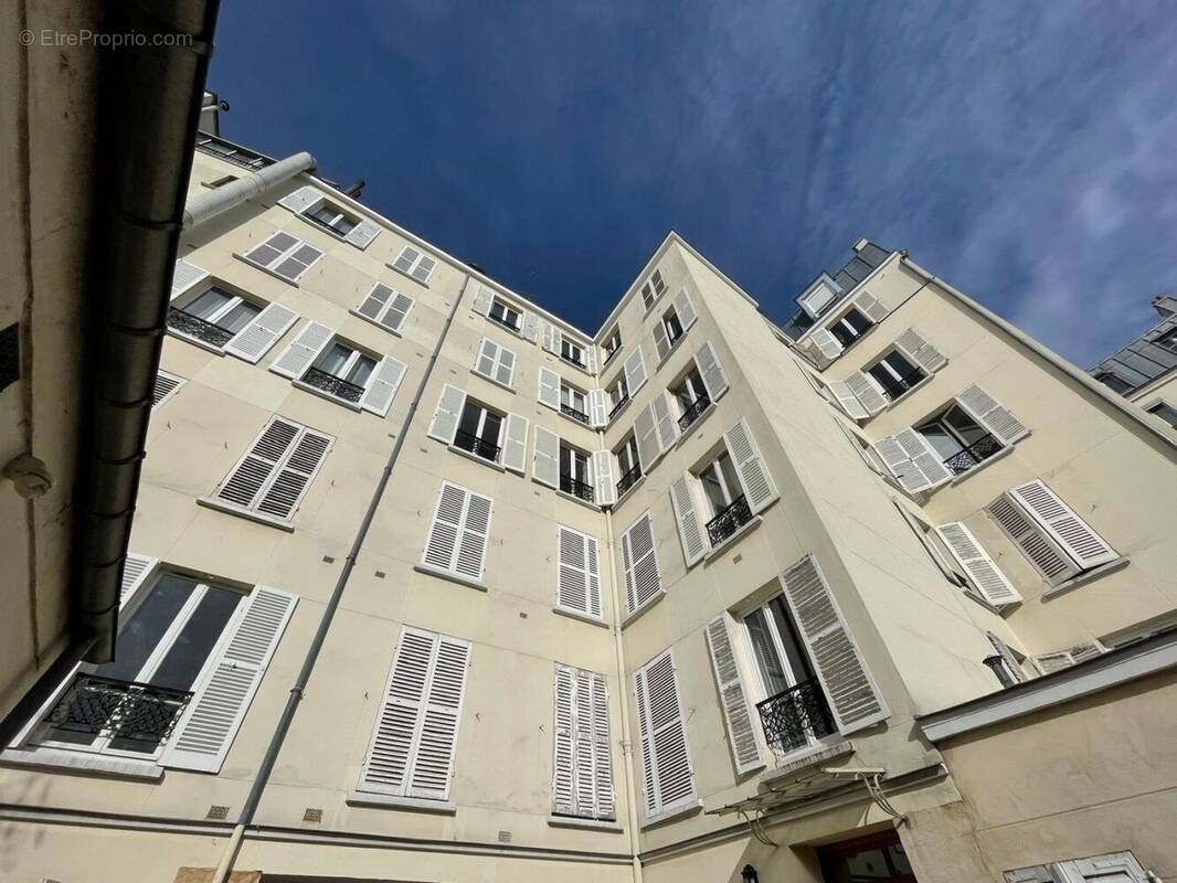 Appartement à PARIS-14E