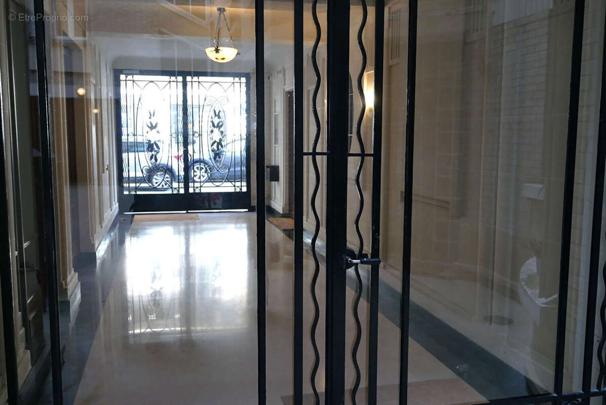 Appartement à PARIS-17E