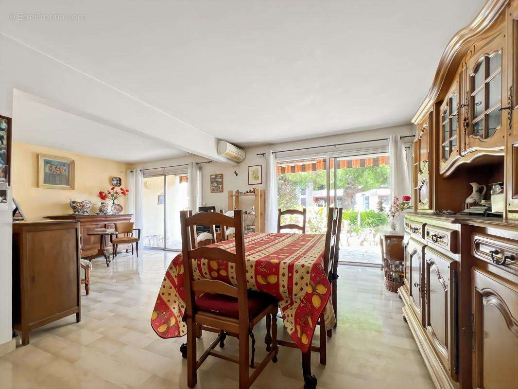 Appartement à FREJUS