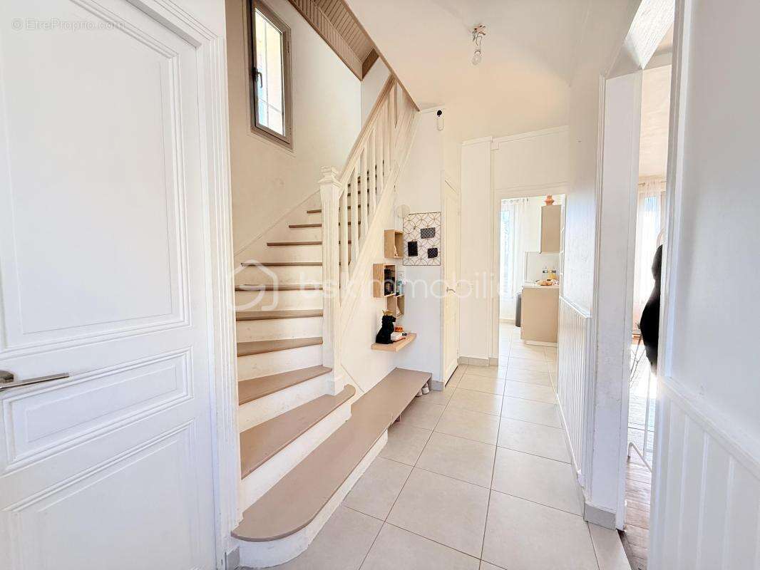 Maison à BONNEUIL-SUR-MARNE