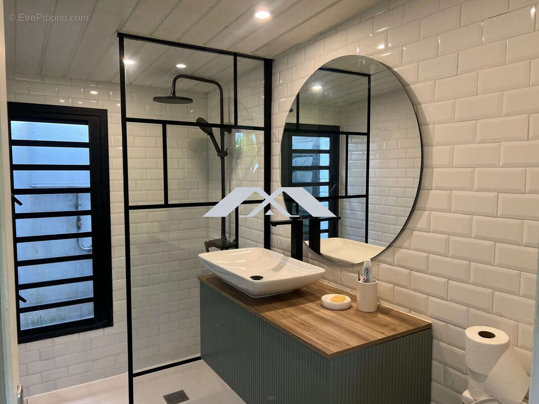 Maison à PETITE-ILE