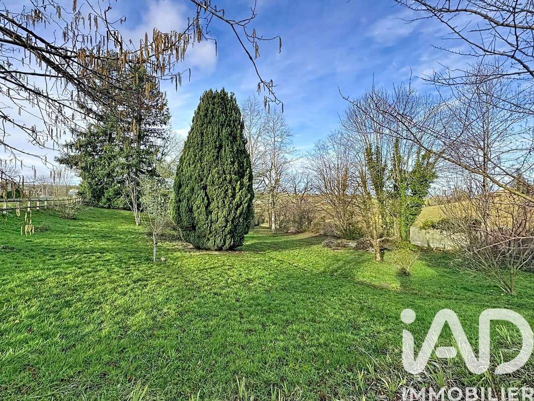 Maison 183 m² à Tours-Sur-Meymont  - photo 3