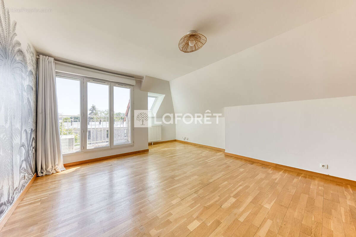 Appartement Pontault Combault 3 pièce(s) 61.95 m2 - photo 3