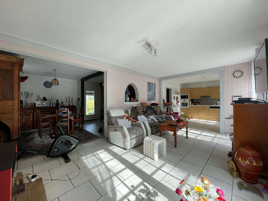 Maison à GREGES
