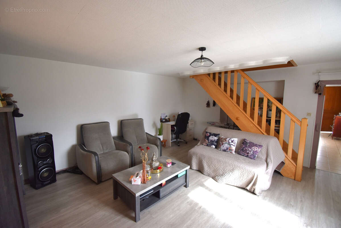 Maison à FLEUREY-LES-SAINT-LOUP