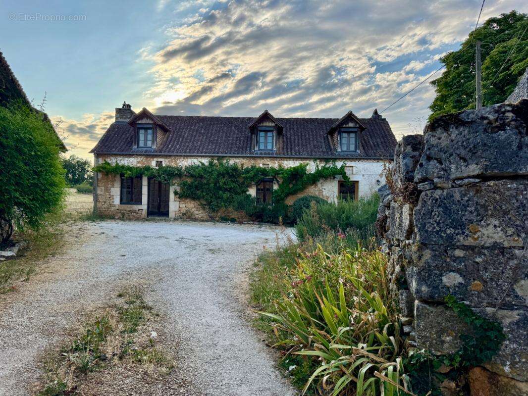 Maison Longère de caractère 4 pièces - 2 ha - Piscine - Dépendance 125m² - photo 2