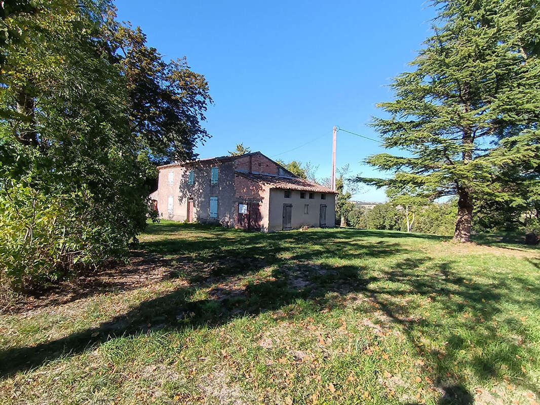 Maison à LACROISILLE
