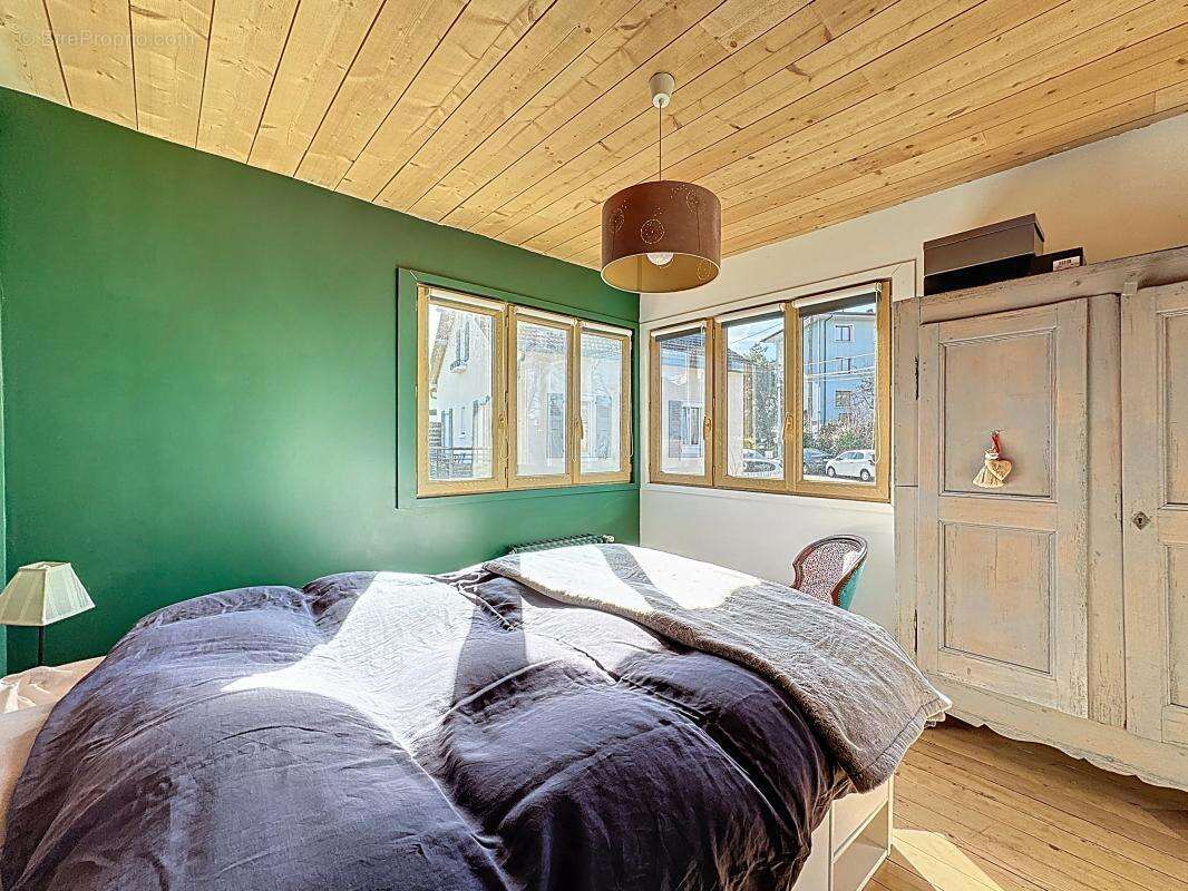 Maison à LA ROCHE-SUR-FORON