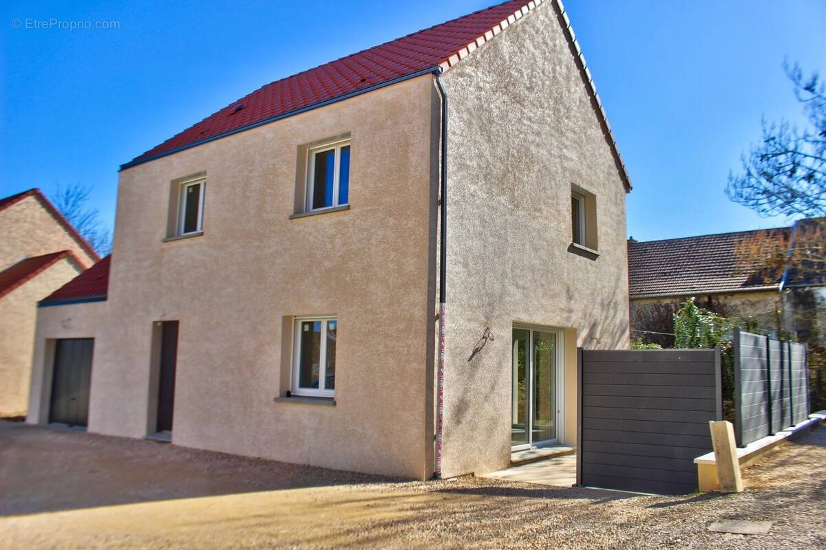 Maison à MARSANNAY-LE-BOIS