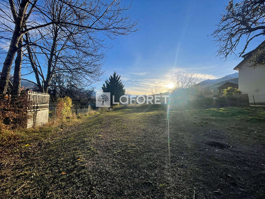 Terrain à CHATEAUROUX-LES-ALPES