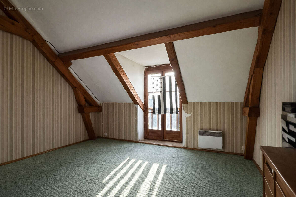Immeuble local commercial + appartement centre de Jumeauville - photo 14