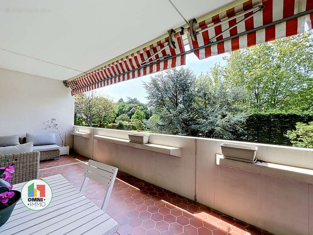 Lyon 4 Croix-Rousse : appartement T6 de 142 m2   Terrasse   Garage   Piscine   Tennis   Résidence de standing - photo 6