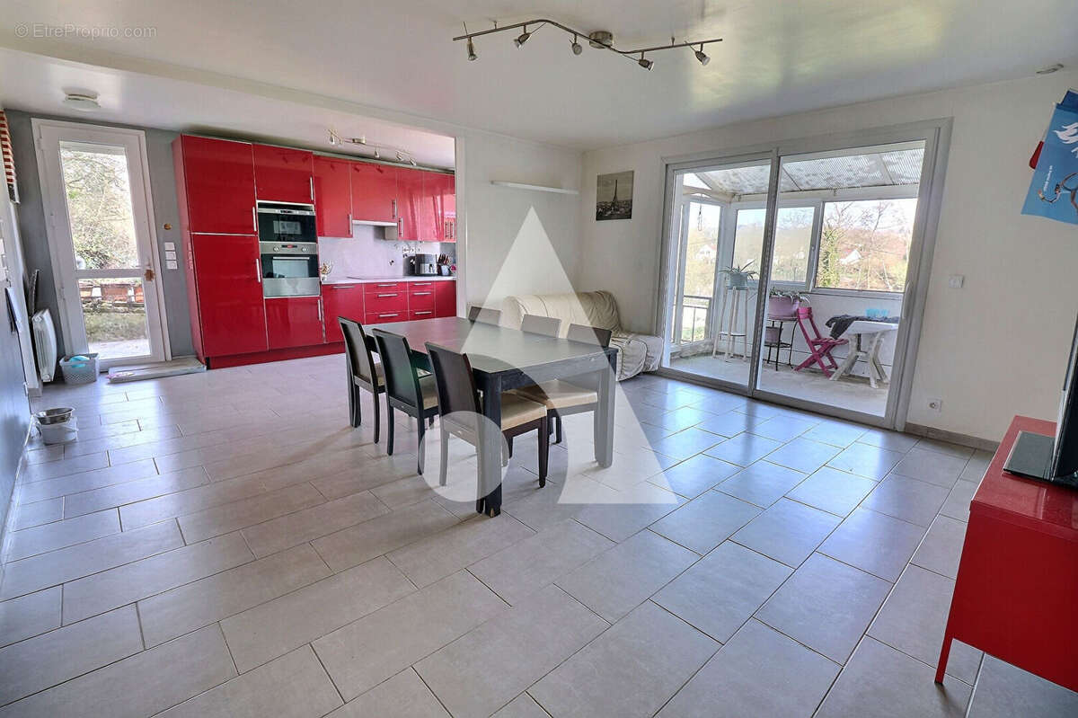 Maison à MERY-SUR-OISE