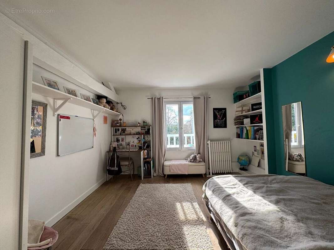 Maison à SAINT-NOM-LA-BRETECHE