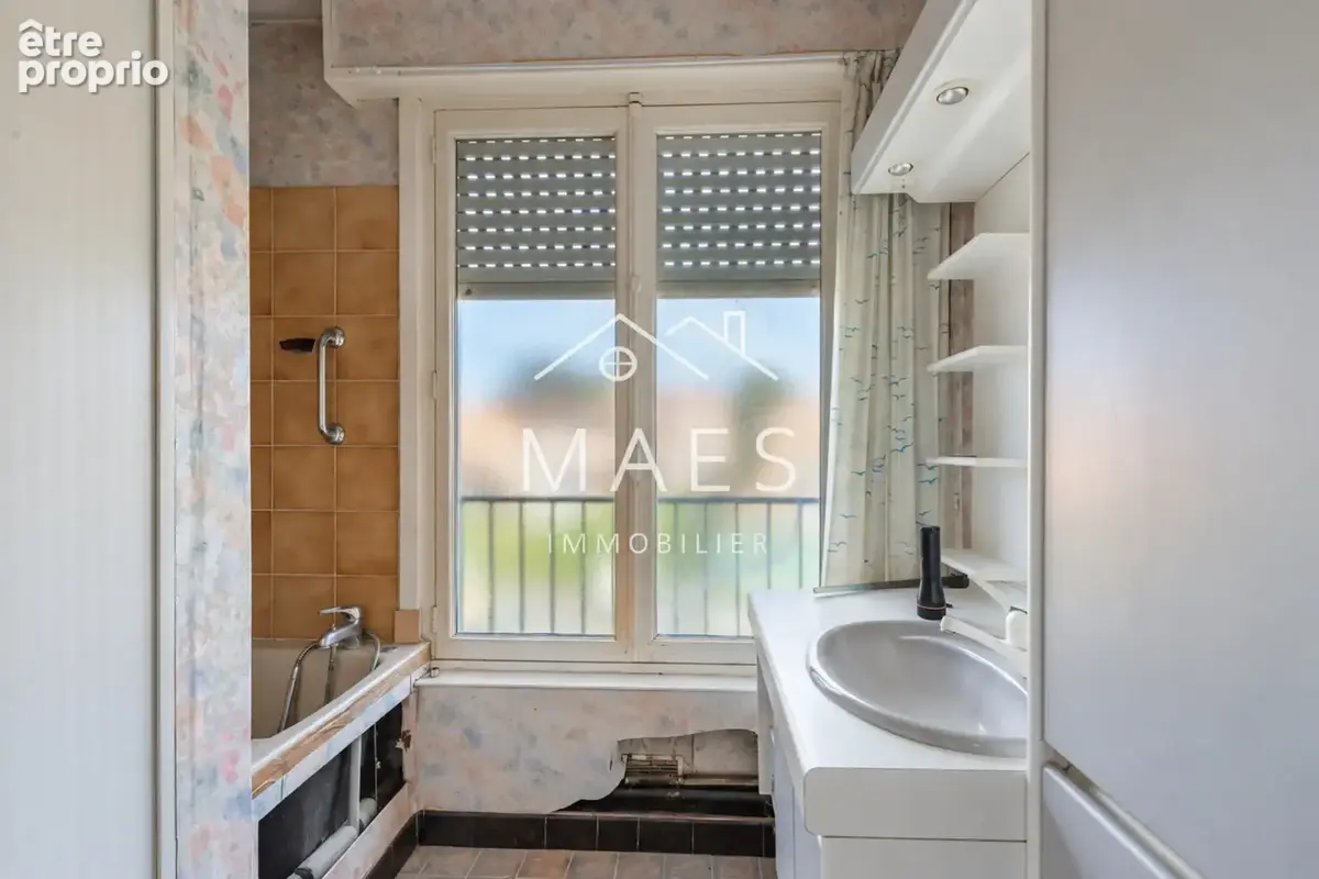 Wambrechies Centre - Maison 3 chambres - 112m2 - jardin, garage & parking - photo 11