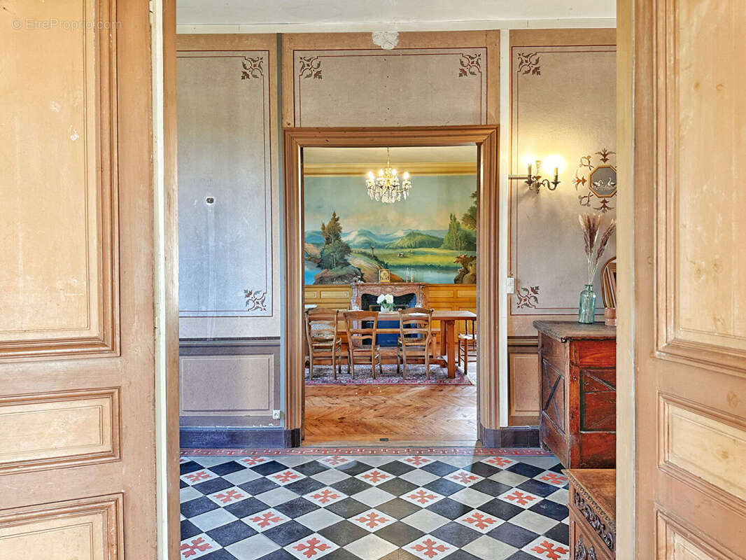 Maison à LA ROCHE-BLANCHE