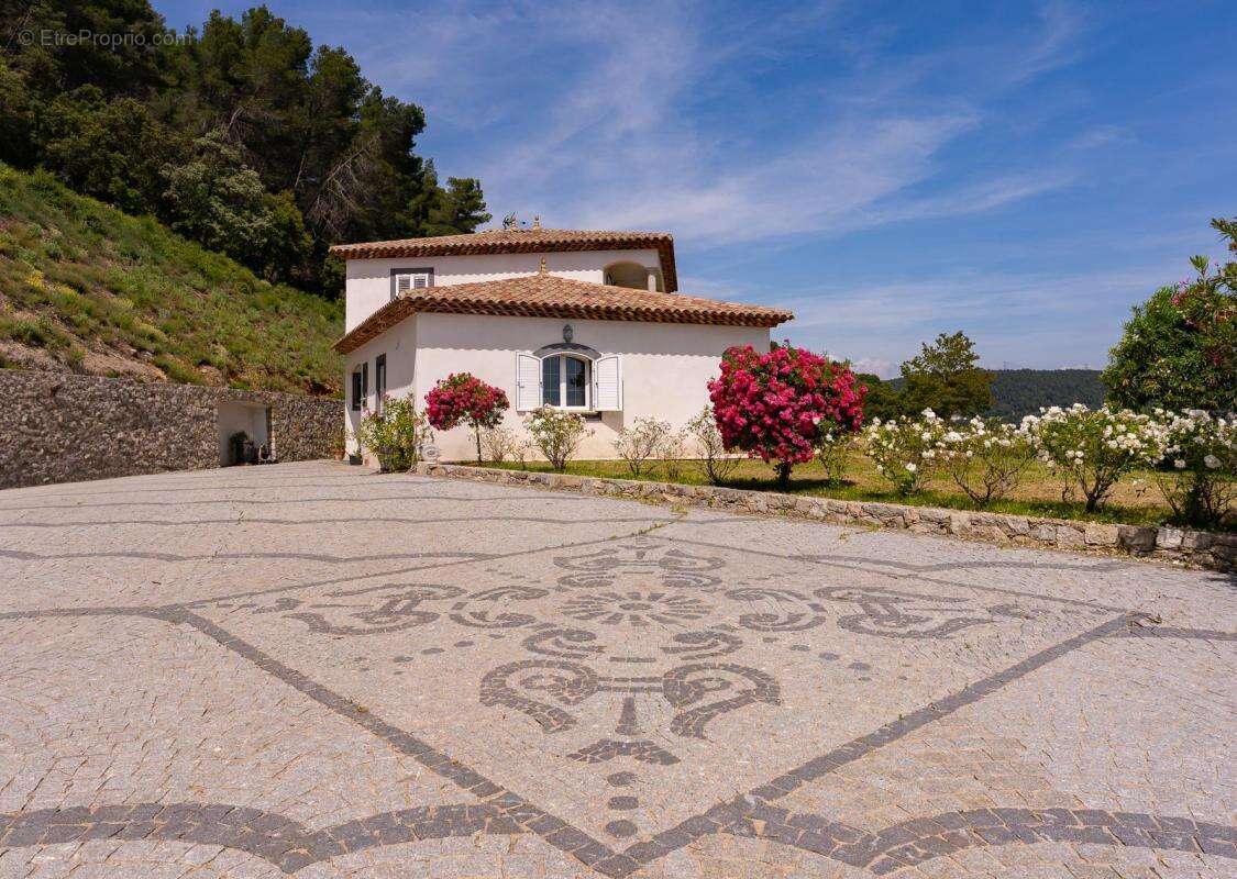 Maison à LA MOTTE