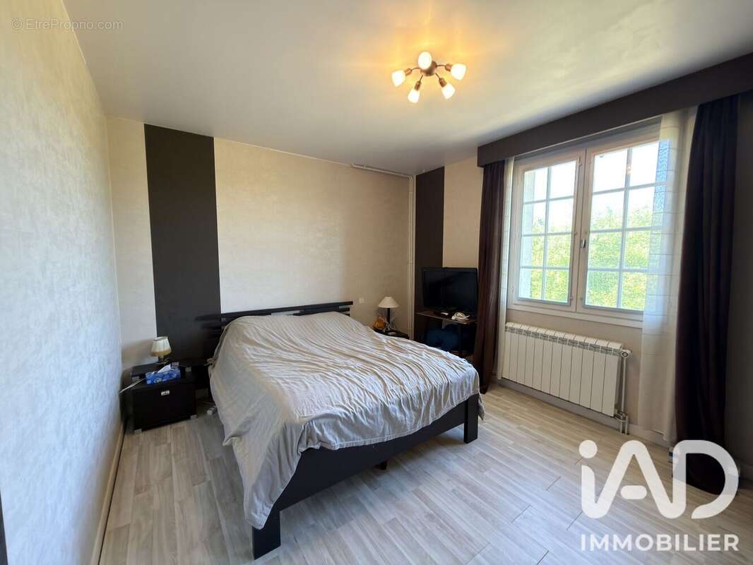 Maison 150 m² à Saint-Sulpice-Le-Gueretois  - photo 7