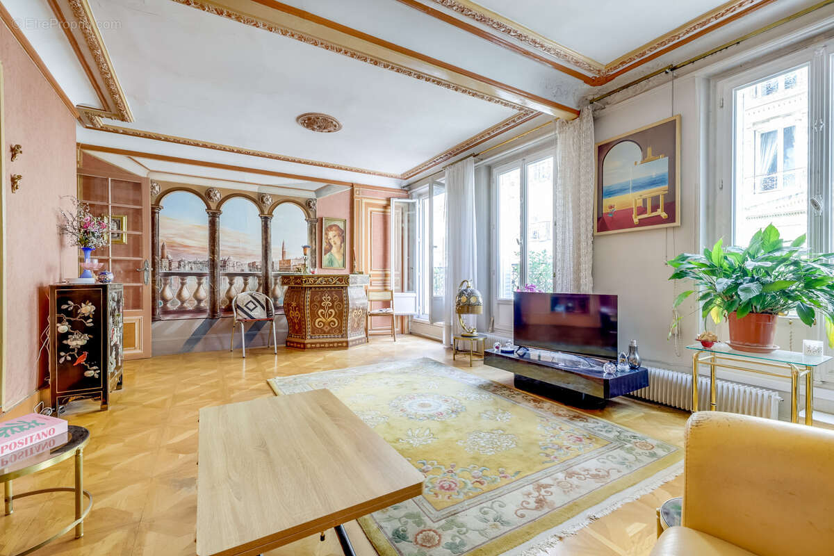 Appartement à PARIS-6E