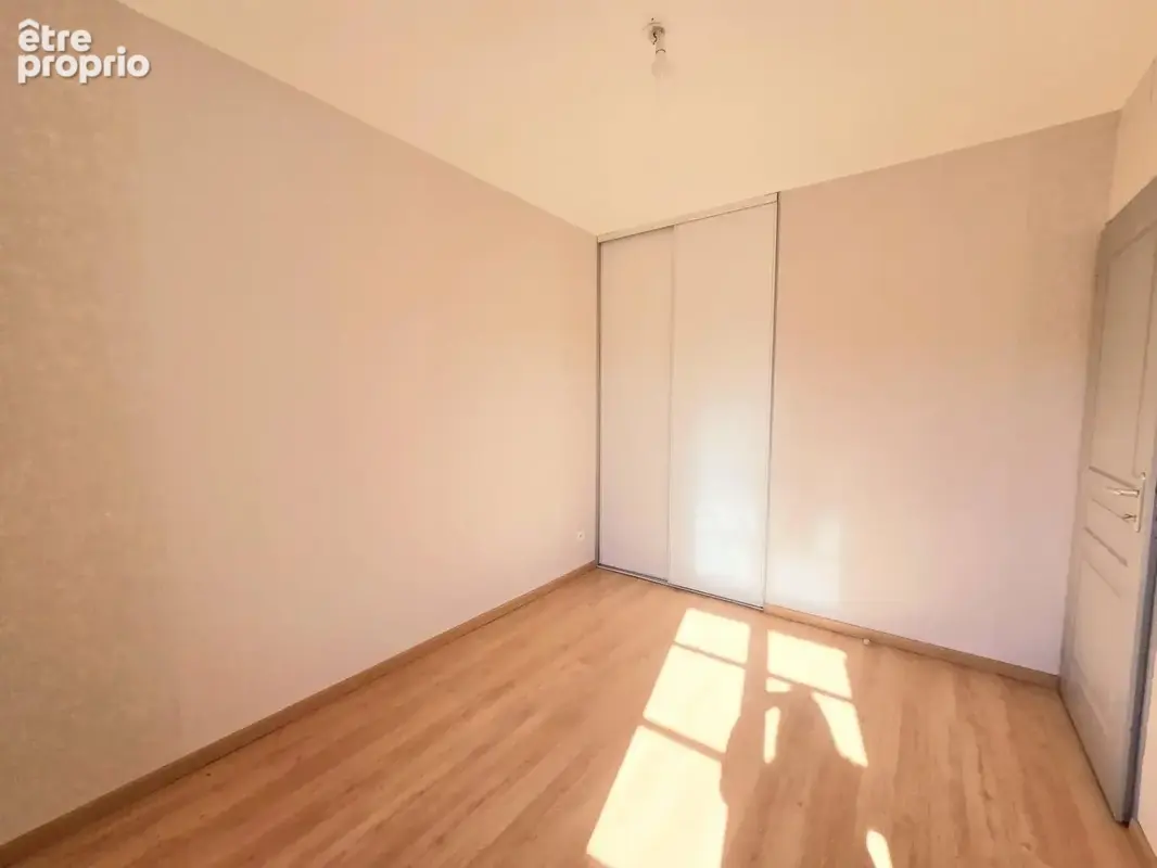 T4 avec balcon et parking privée - photo 6