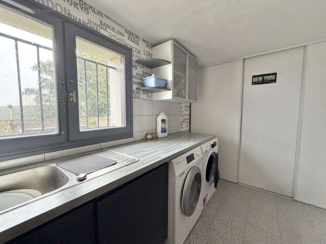 Maison à COURS-LES-BARRES