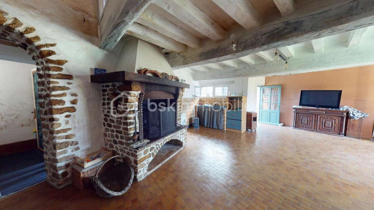 Maison à BEAUNE-LA-ROLANDE