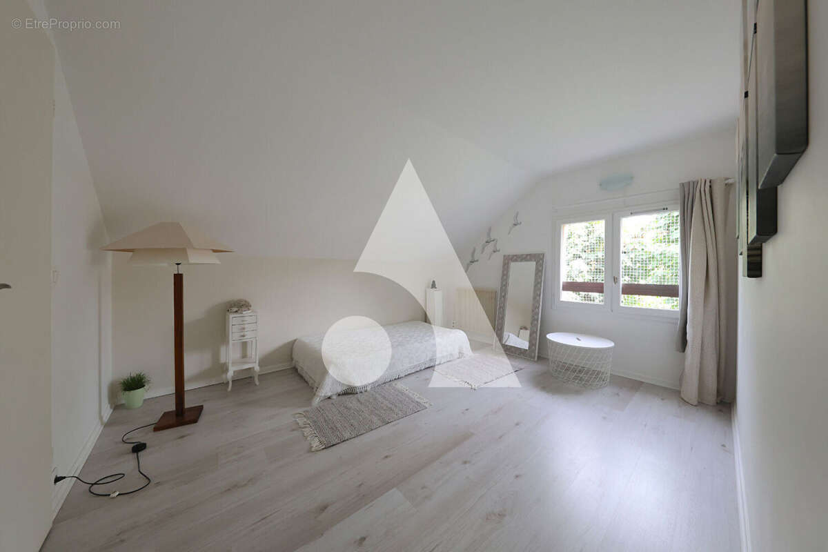 Maison à SOISY-SUR-SEINE