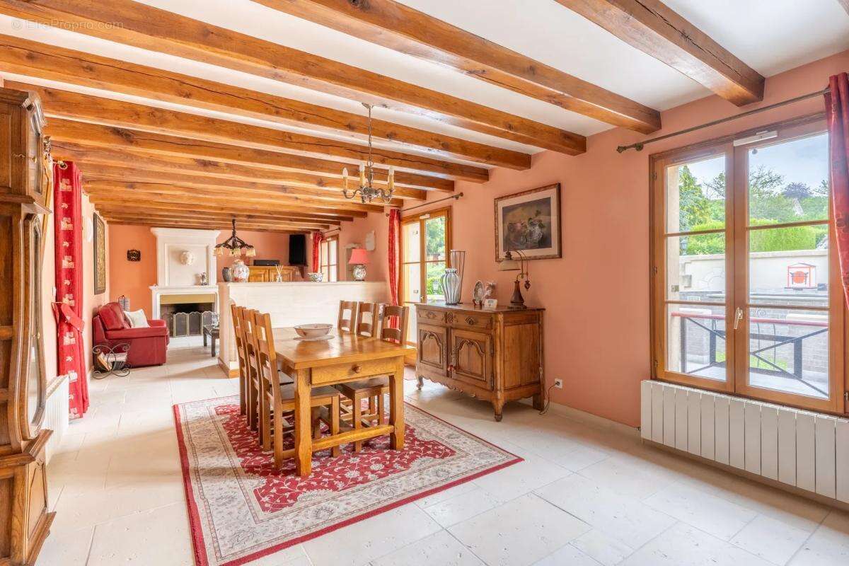 Appartement à PRESLES