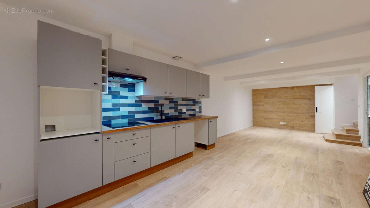 Appartement à VALLAURIS