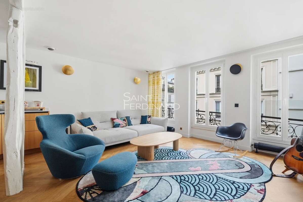 Exclusivité. Paris 18ème Abbesses.  Magnifique Triplex de 6 pièces  4 chambres. - photo 2