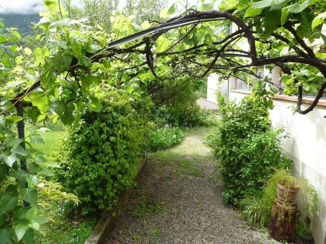 Maison à PUGET-THENIERS