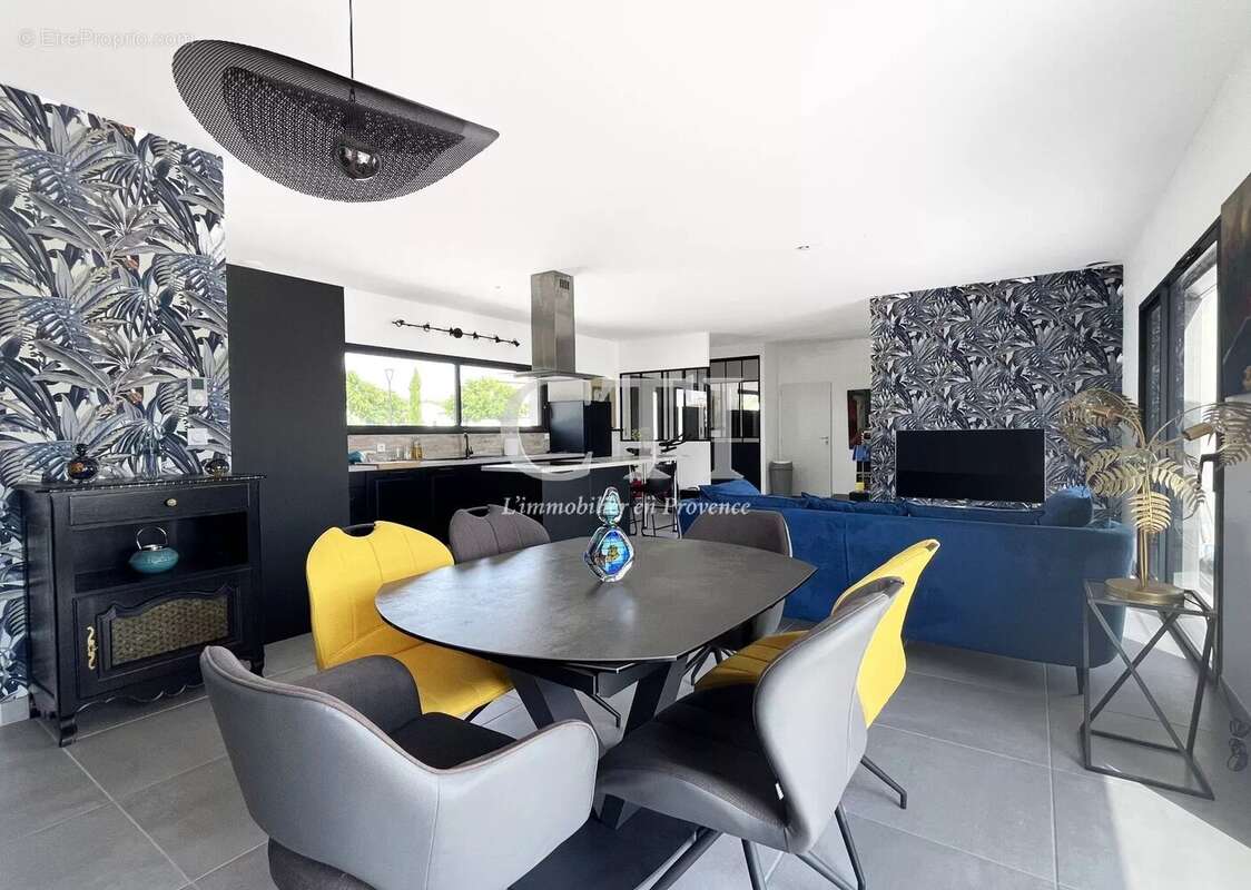 Maison à VAISON-LA-ROMAINE