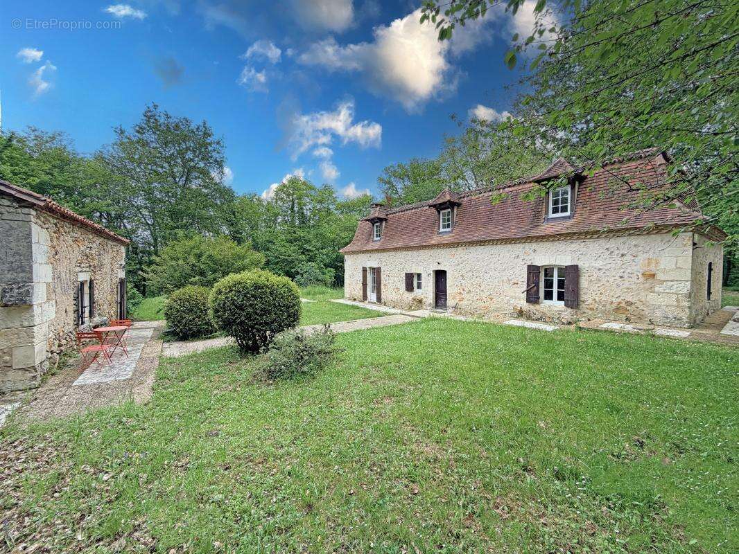 Maison à SAINT-JEAN-D'ESTISSAC