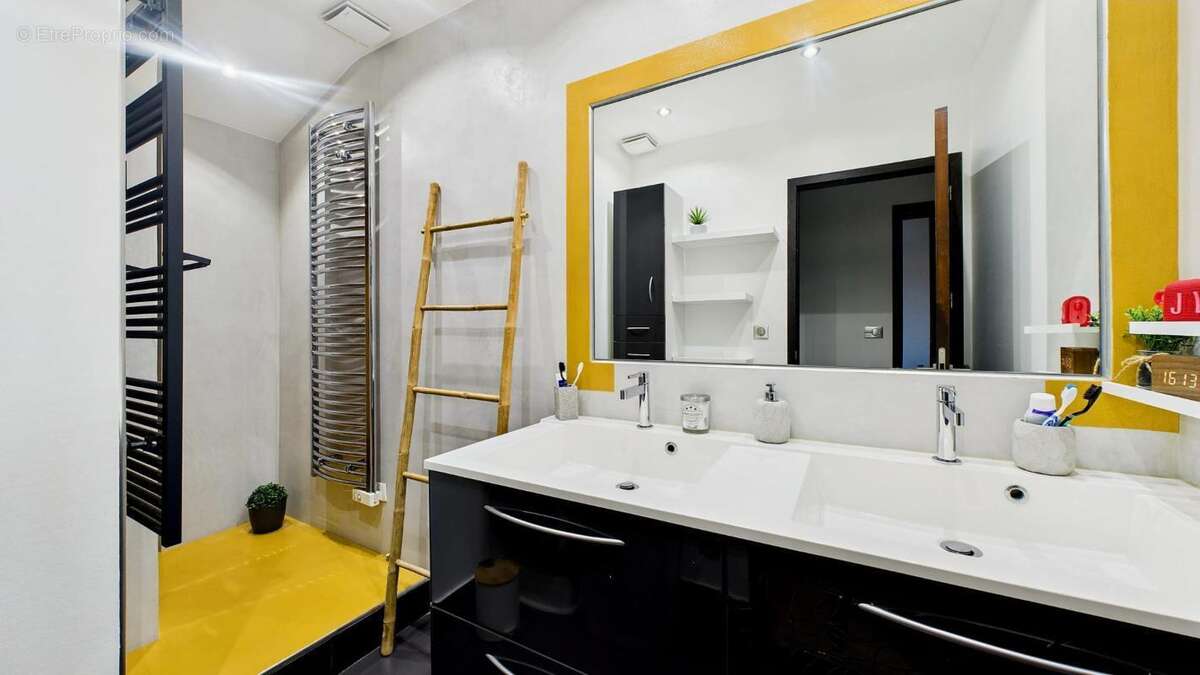 Appartement à GUILHERAND-GRANGES