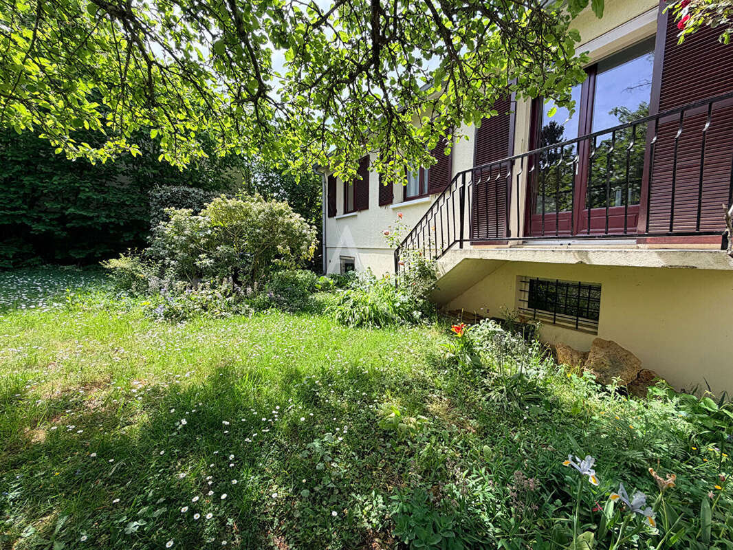 Maison à BURES-SUR-YVETTE