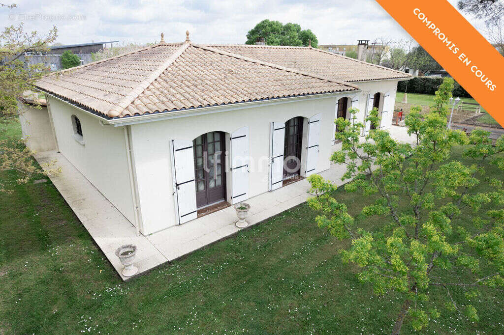 Maison à AMBES