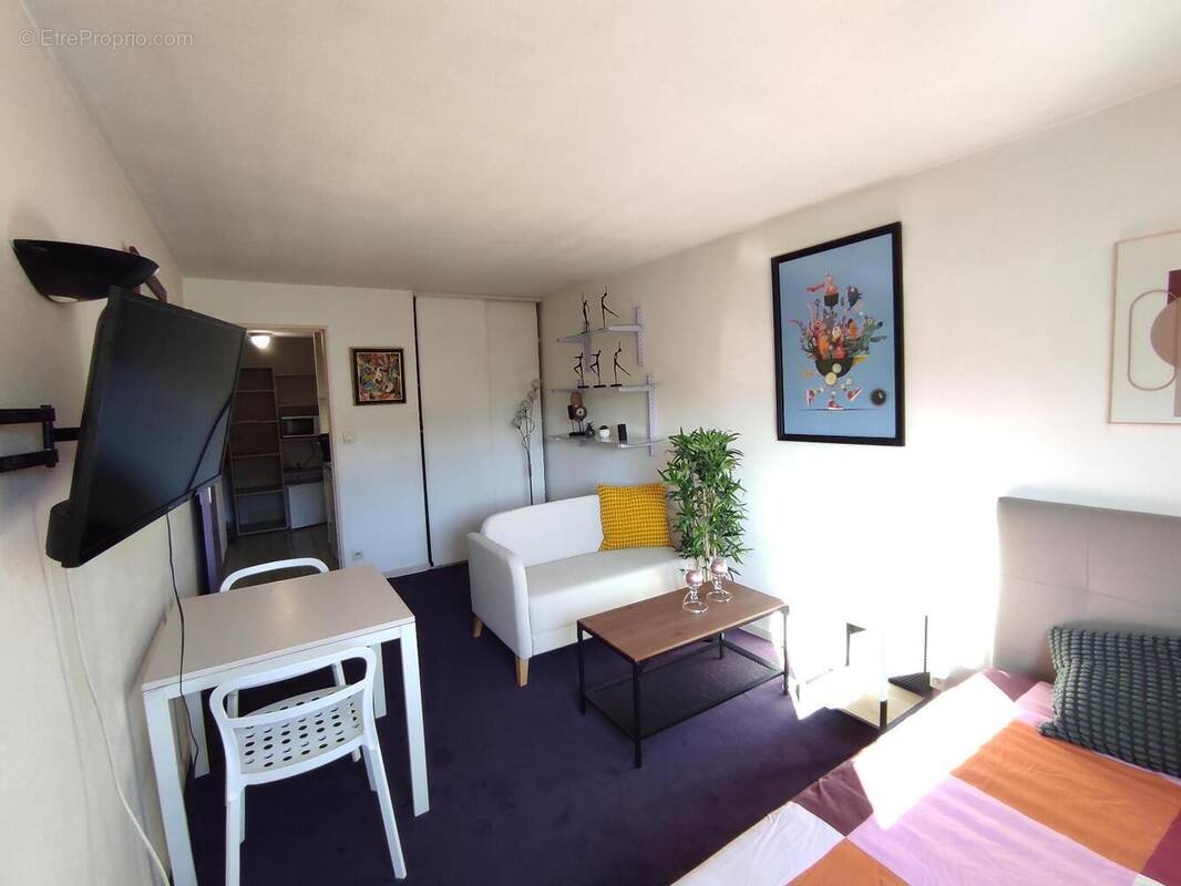   - Appartement à LYON-3E