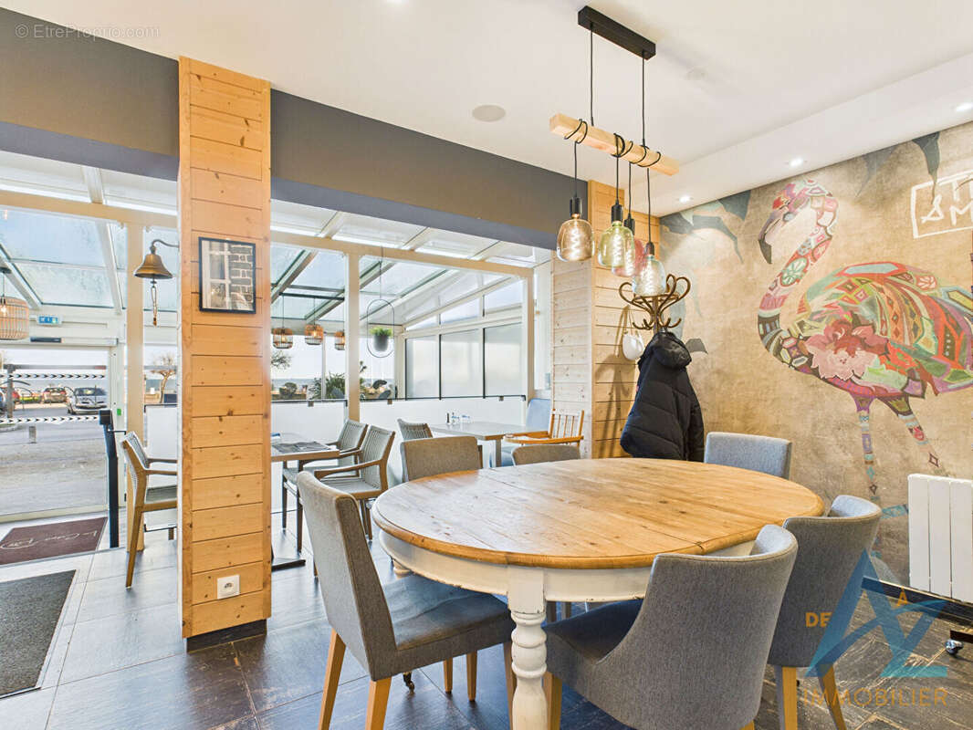 Commerce à MERVILLE-FRANCEVILLE-PLAGE