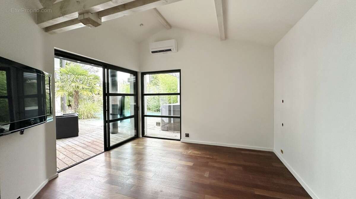 Villa d'architecte de type t5 de 136 m2 avec piscine - photo 22