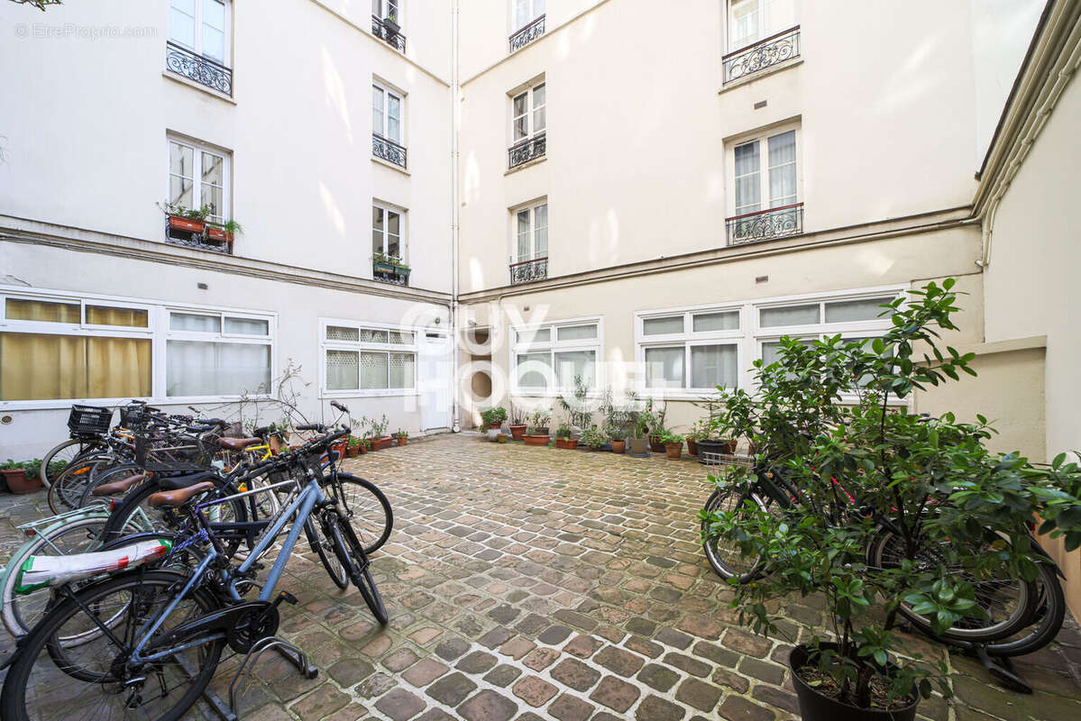 Appartement à PARIS-10E