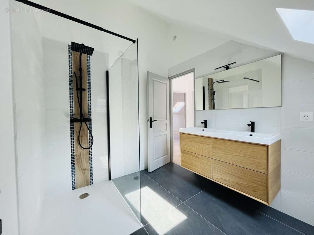 Maison 83 m² à Montlucon  - photo 4