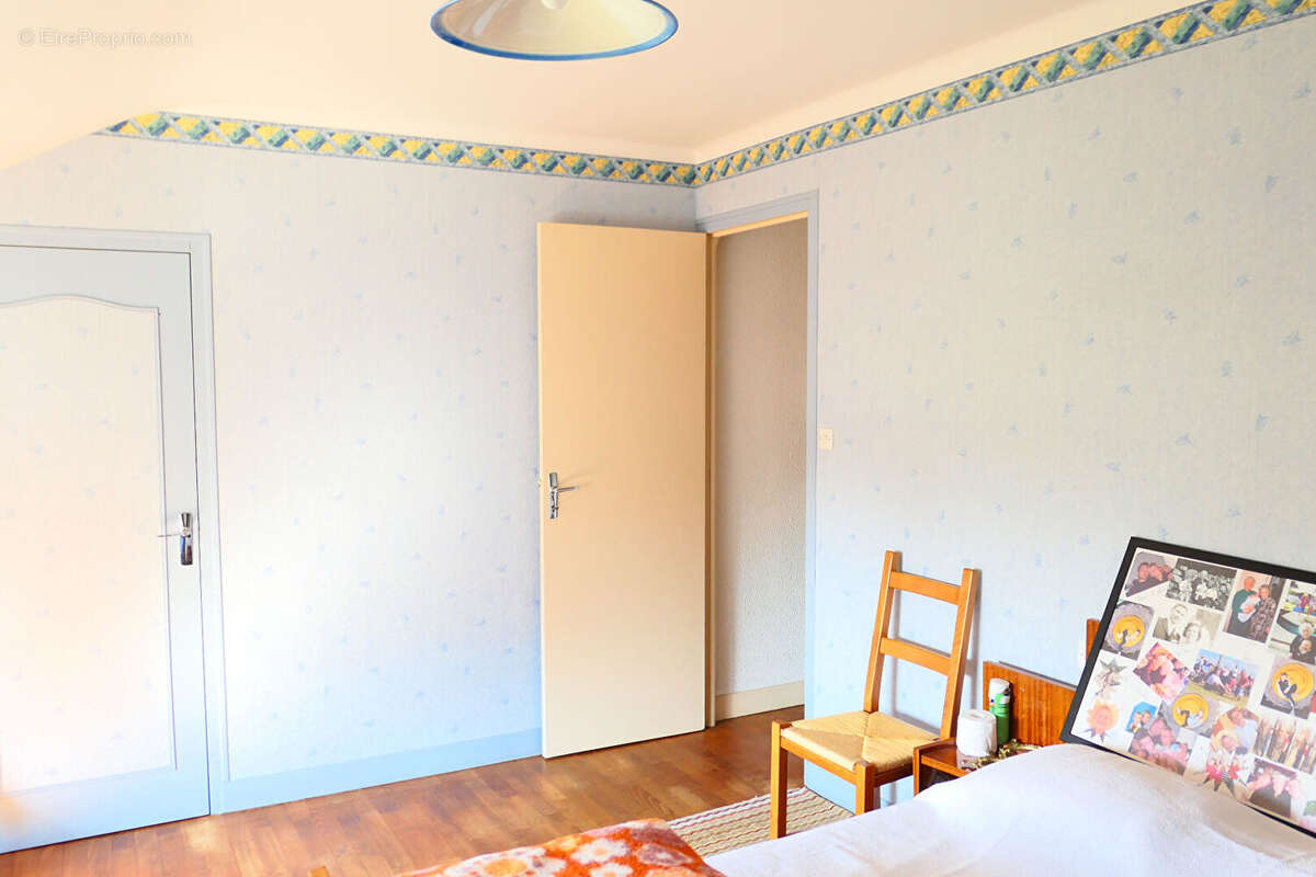 Maison à SAINT-GEORGES-DE-ROUELLEY