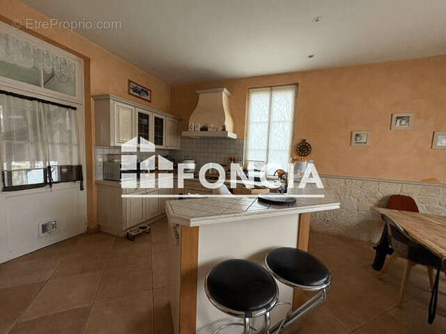Maison 5 Pièces 156m² à vendre 299500€ - Monts 37260 - photo 5