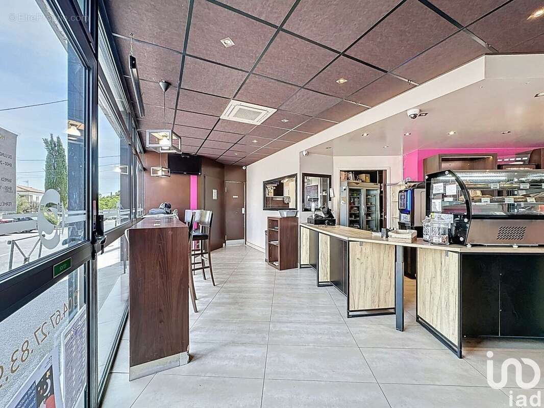 Photo 4 - Commerce à LAVERUNE